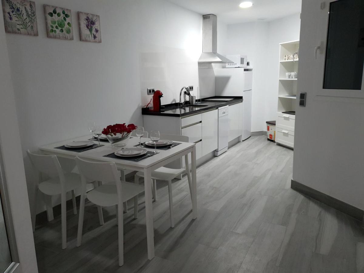 Apartamentos Gran Plaza De ネルハ エクステリア 写真