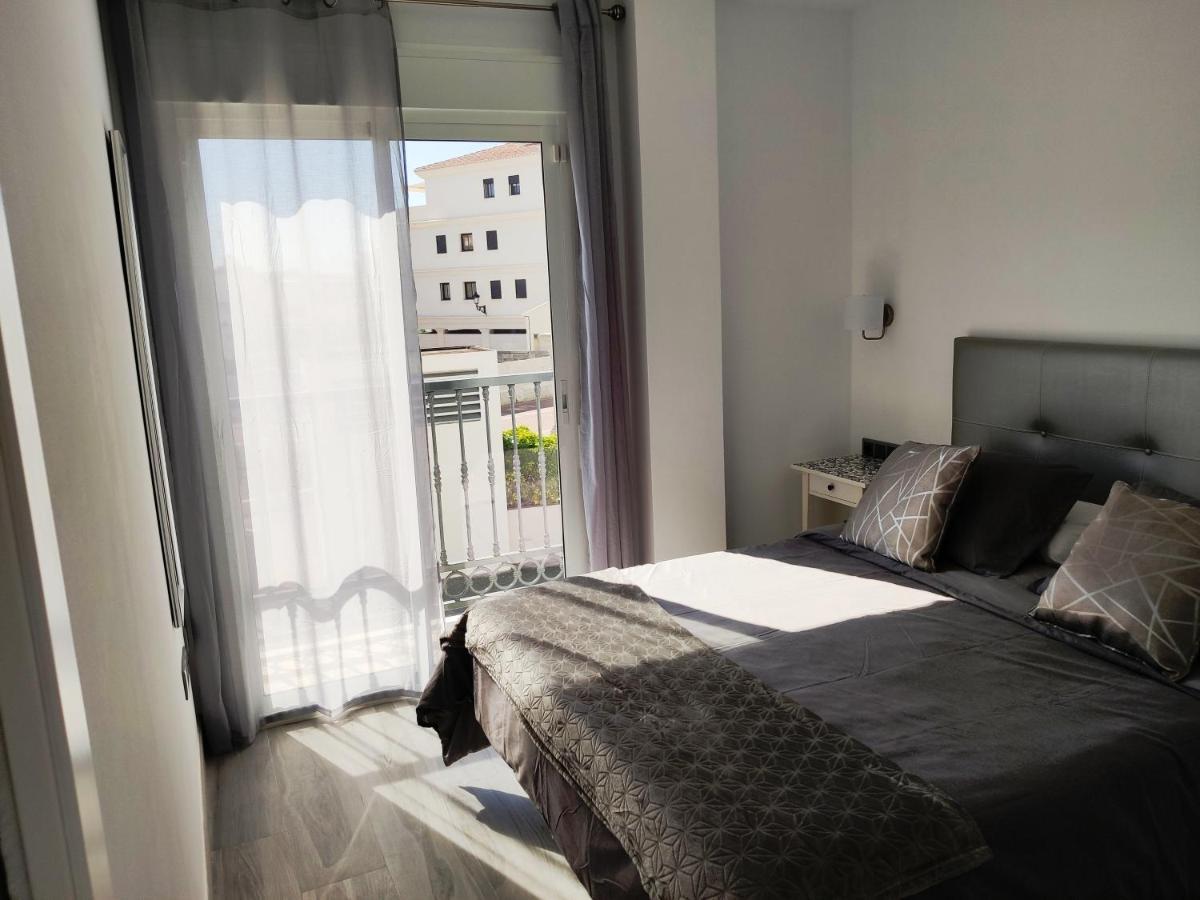 Apartamentos Gran Plaza De ネルハ エクステリア 写真